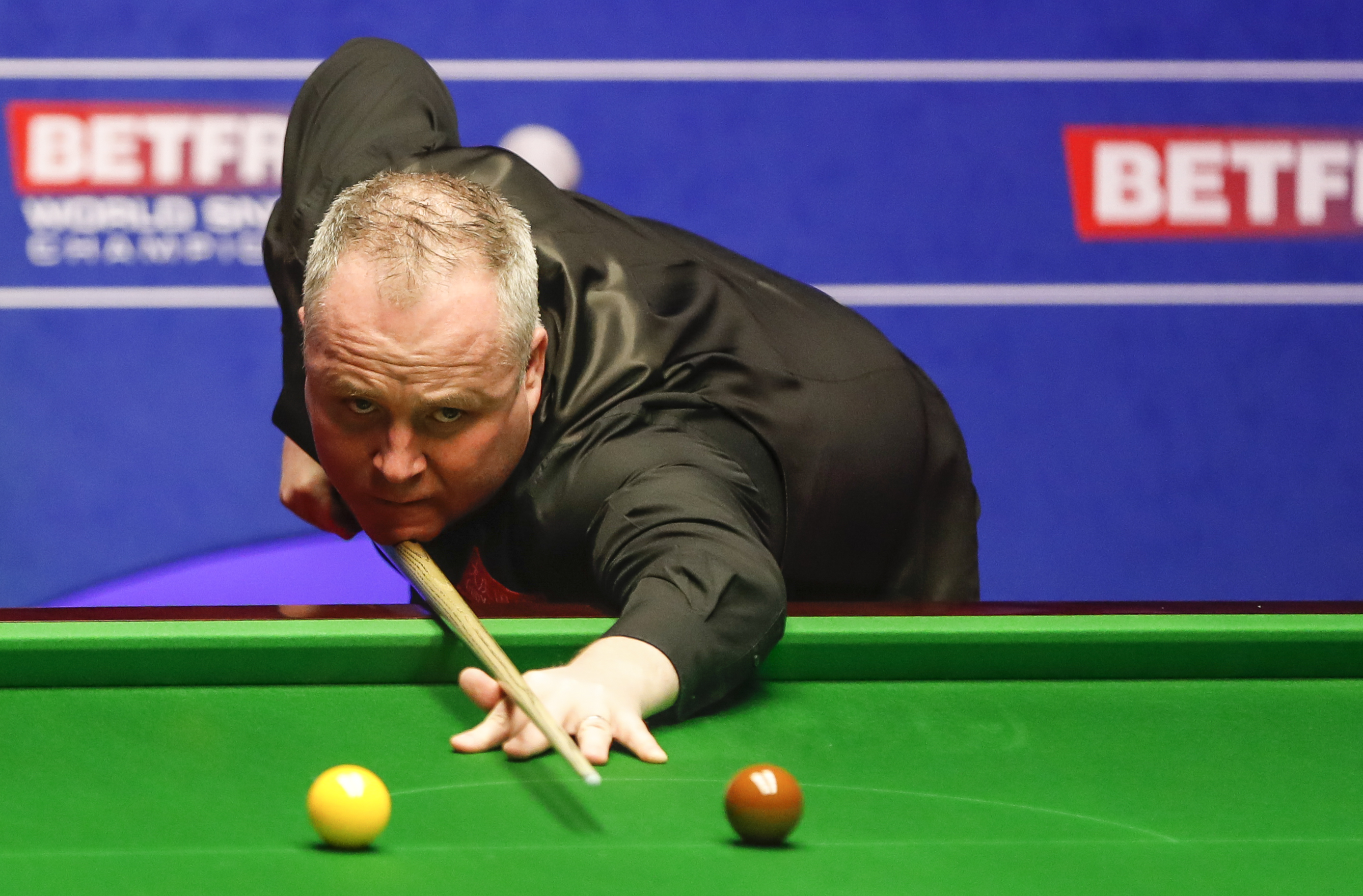 单而隆重 单而隆重